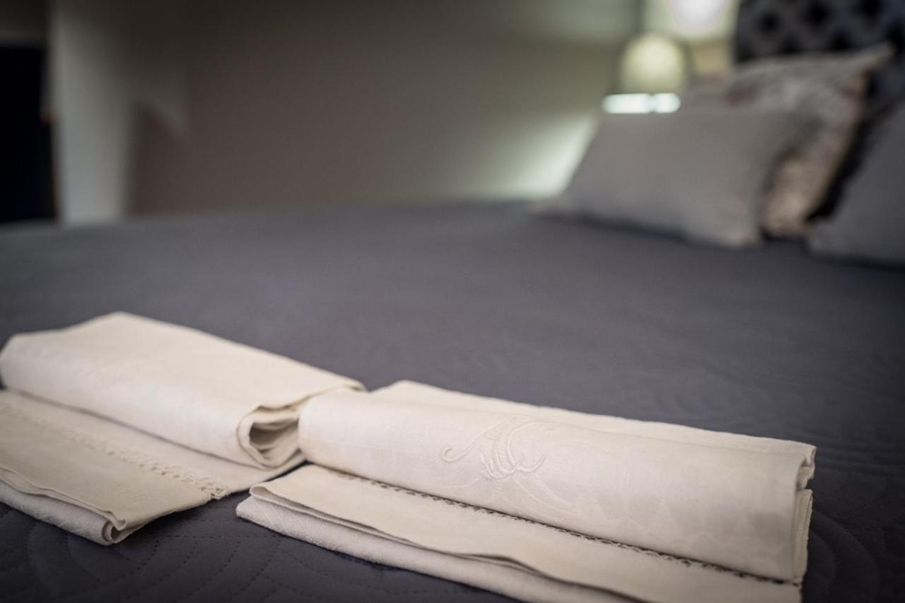 Palazzo Cosentino Bed & Breakfast Caltanissetta Dış mekan fotoğraf