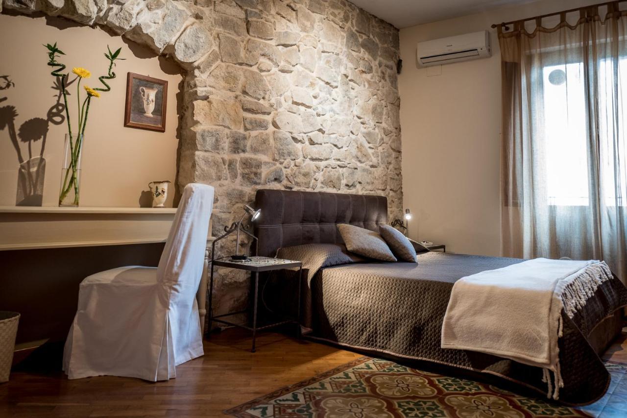 Palazzo Cosentino Bed & Breakfast Caltanissetta Dış mekan fotoğraf
