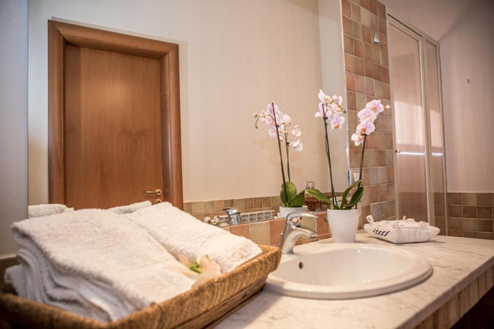 Palazzo Cosentino Bed & Breakfast Caltanissetta Dış mekan fotoğraf